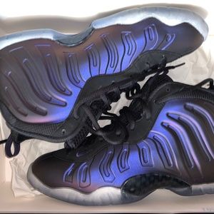 Grade school Jordan’s size 7y…sum are 50$,60$,70$,80$ And about 3 pair are 100$.